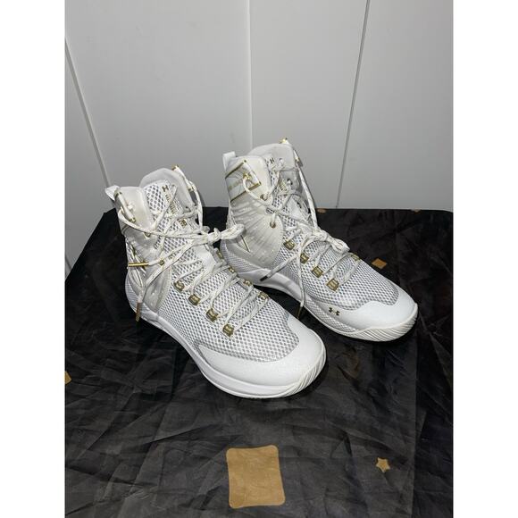 New Women’s 12 Under Armour HOVR Highlight Ace White Gold Volleyball Shows - Picture 4 of 9